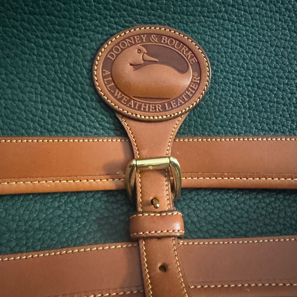 Dooney & Bourke- Beautiful Green Vintage Crossbody Bag - Never Used! - Picture 5 of 13